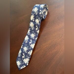 Sprezza brand Floral Navy Tie NWOT